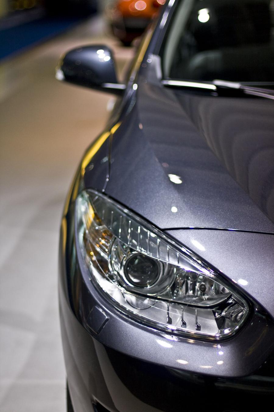  Renault Fluence 2010 года  (фото 39 из 146)